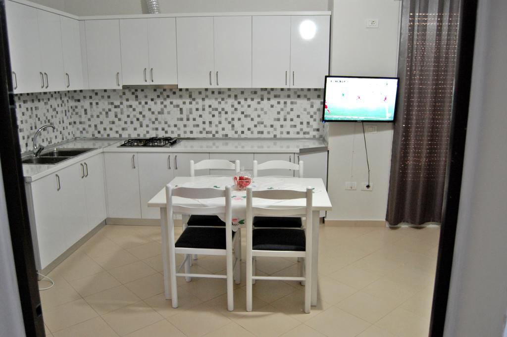 Beach Apartments Era Orikum Bagian luar foto